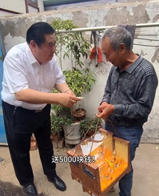 刷抖音刷出了个亲妈的视频揭秘抖音中的奇妙发现，意外刷出亲妈的日常视频