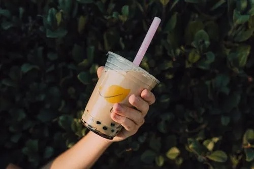现在的奶茶名 为何越来越难看懂了探究奶茶命名背后的秘密，为何现今奶茶名字越来越难以理解？